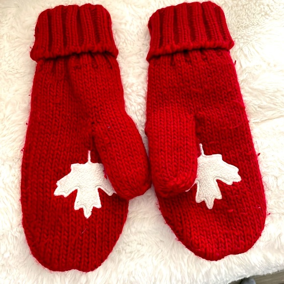 Original winter Olympics Vancouver 2010 red mitts mittens gloves - Picture 3 of 7